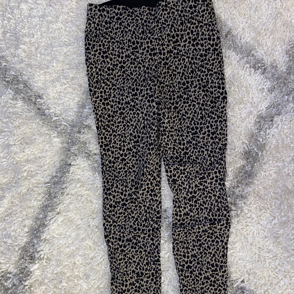 Cheetah print stretchy work pants. Size: 2